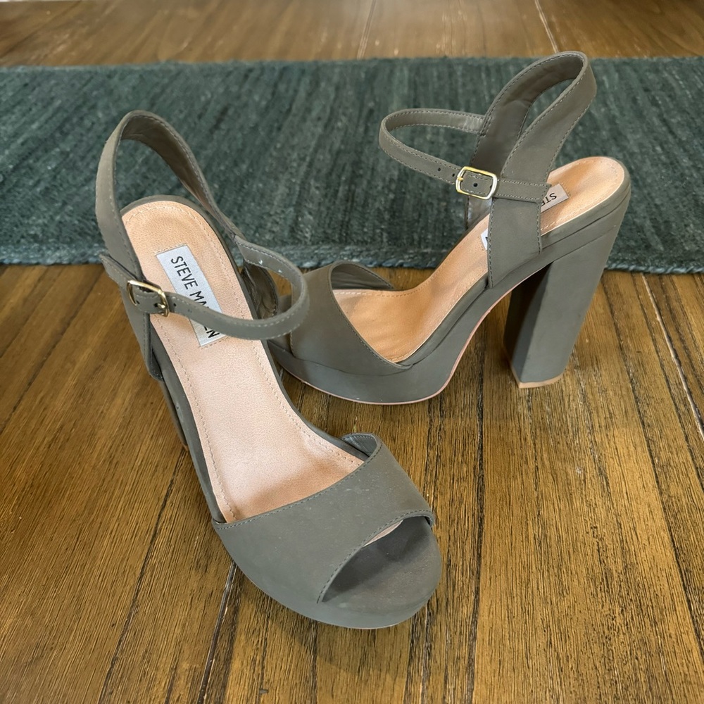 Steve Madden Olive green block heels